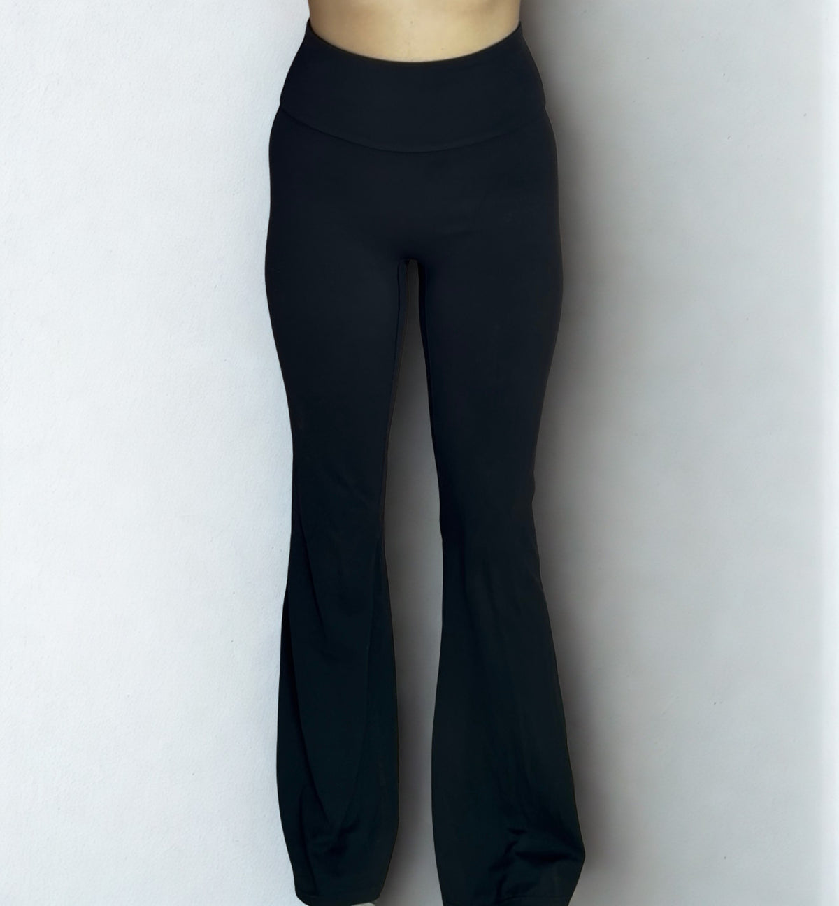 Essential Flares - Black