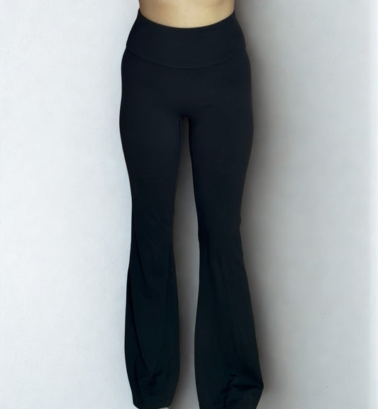 Essential Flares - Black